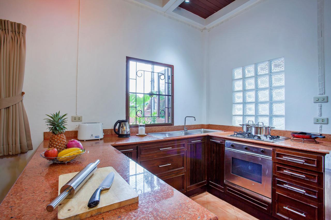Traditional Thai Villa Nikkie In Tropical Nature, 4Br & Pool, Near Rawai Beach Nai Harn 외부 사진